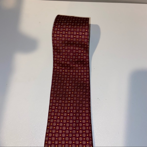 Jos. A. Bank men’s all silk tie dark red geometric - Picture 5 of 5